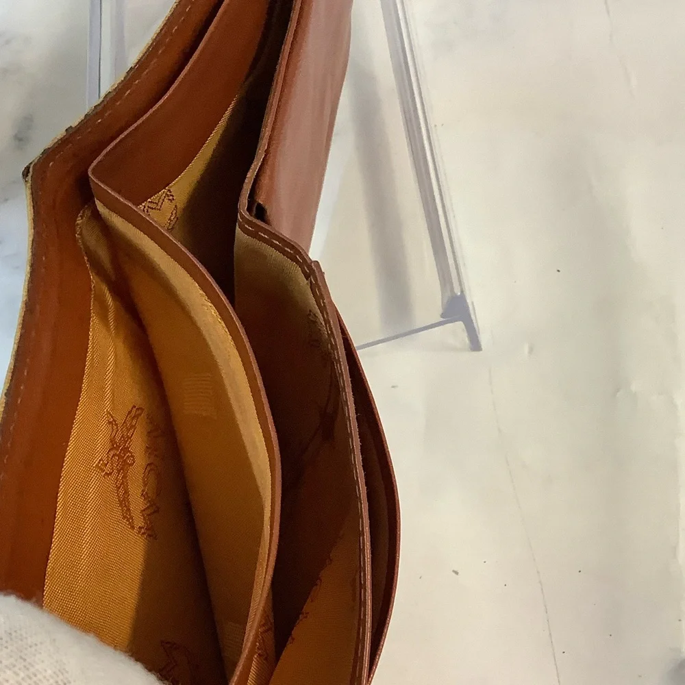 GUC MCM Visetos Bifold Wallet